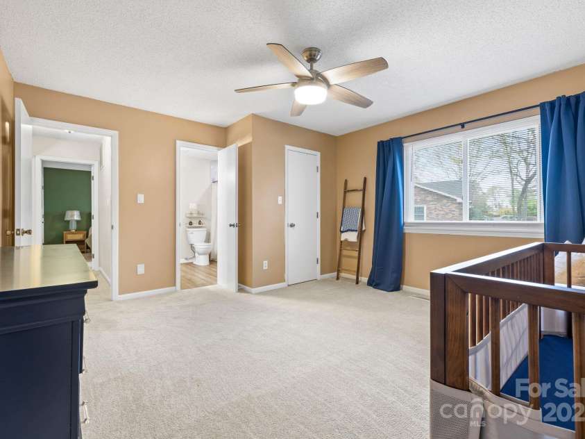 1555 Ridgewood Drive, Gastonia, NC 28054.  MLS# CAR4242124, YatesRealty ID 12950. 