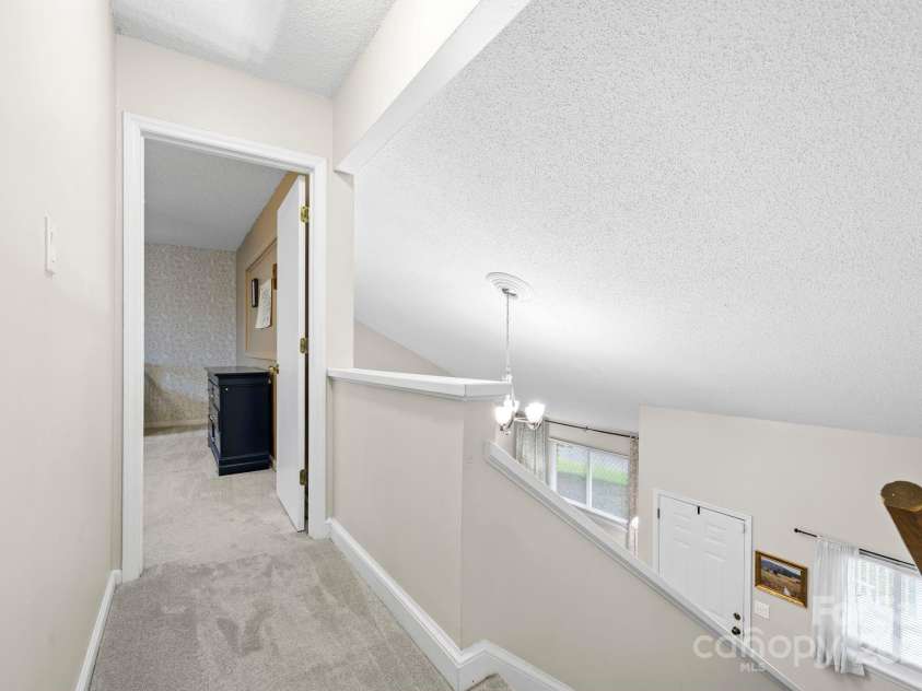 1555 Ridgewood Drive, Gastonia, NC 28054.  MLS# CAR4242124, YatesRealty ID 12950. 