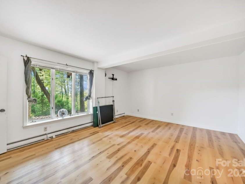 1412 Valmont Drive, Hendersonville, NC 28791.  MLS# CAR4258436, YatesRealty ID 12953. 