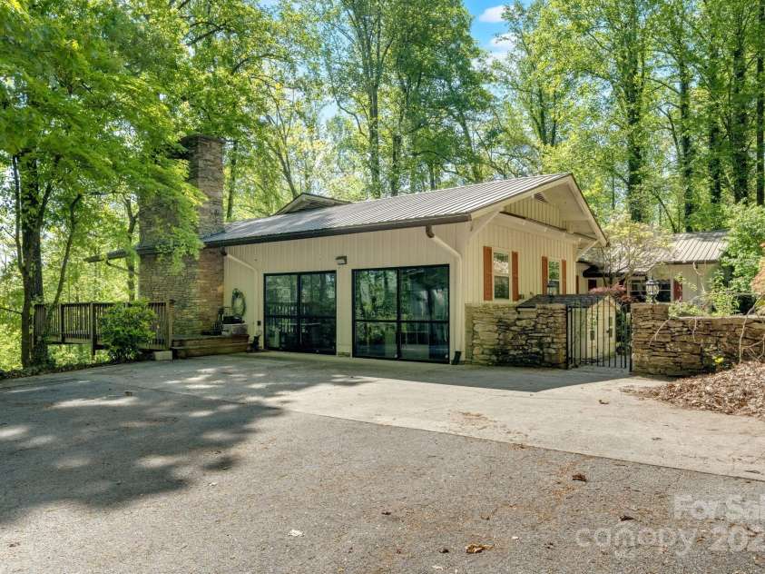 1412 Valmont Drive, Hendersonville, NC 28791.  MLS# CAR4258436, YatesRealty ID 12953. 