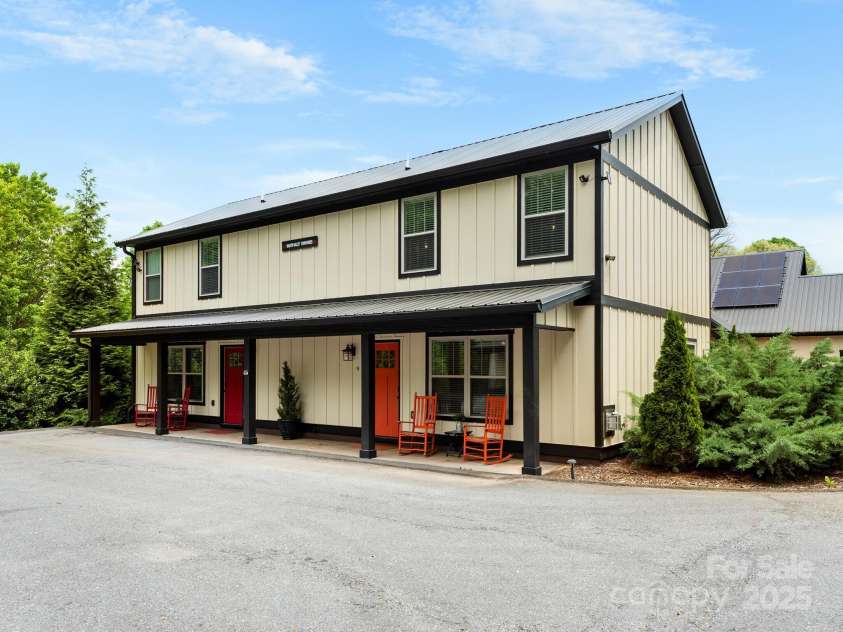 12 Martin Valley Road, Swannanoa, NC 28778.  MLS# CAR4253037, YatesRealty ID 12954. 