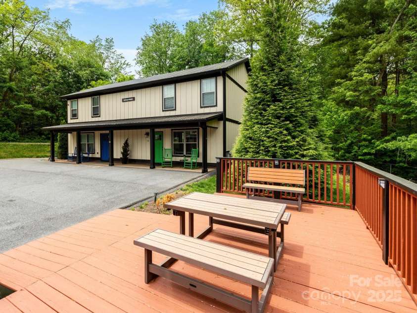 12 Martin Valley Road, Swannanoa, NC 28778.  MLS# CAR4253037, YatesRealty ID 12954. 