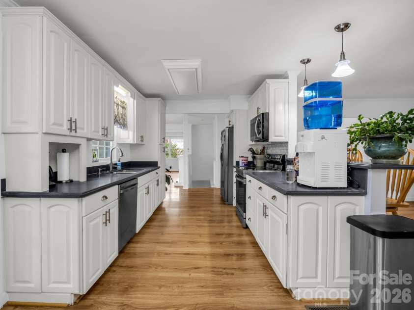 54 Broadway Avenue, Tryon, NC 28782.  MLS# CAR4357107, YatesRealty ID 12954. 