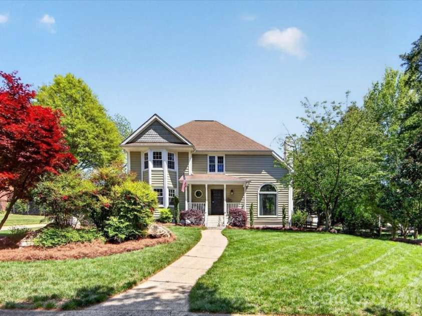4612 Quail Canyon Drive, Charlotte, NC 28226.  MLS# CAR4367423, YatesRealty ID 12955. 