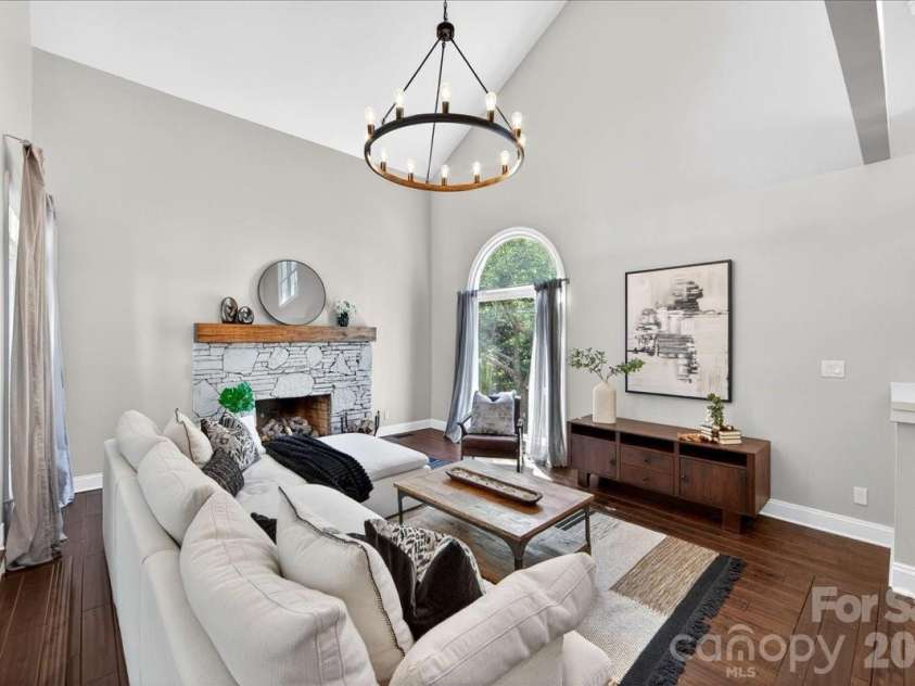 4612 Quail Canyon Drive, Charlotte, NC 28226.  MLS# CAR4367423, YatesRealty ID 12955. 