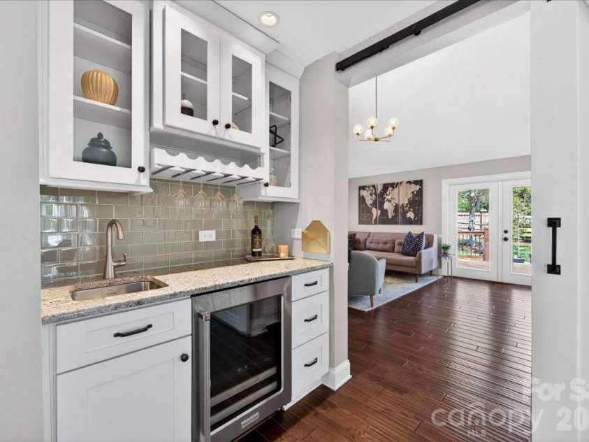 4612 Quail Canyon Drive, Charlotte, NC 28226.  MLS# CAR4367423, YatesRealty ID 12955. 