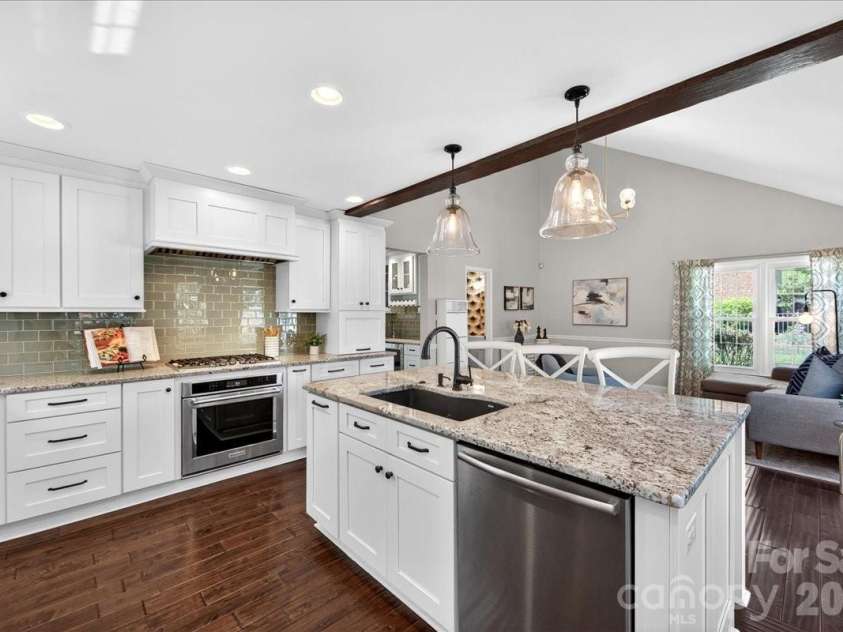 4612 Quail Canyon Drive, Charlotte, NC 28226.  MLS# CAR4367423, YatesRealty ID 12955. 