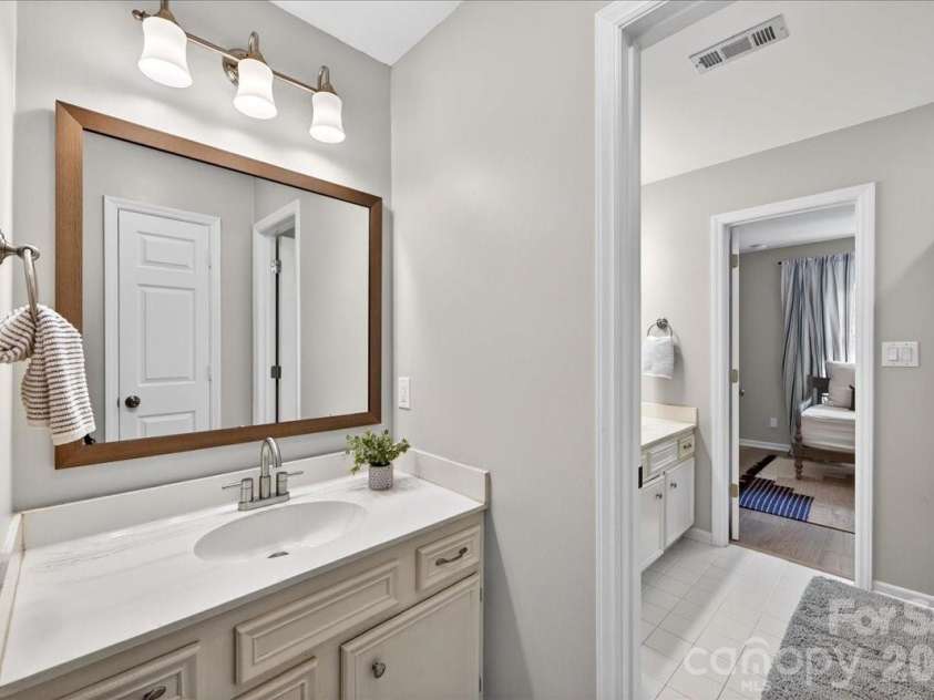 4612 Quail Canyon Drive, Charlotte, NC 28226.  MLS# CAR4367423, YatesRealty ID 12955. 