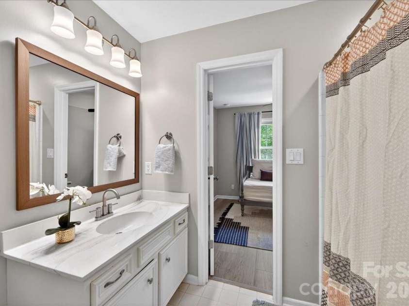 4612 Quail Canyon Drive, Charlotte, NC 28226.  MLS# CAR4367423, YatesRealty ID 12955. 