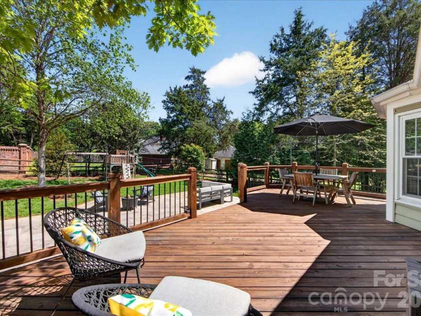 4612 Quail Canyon Drive, Charlotte, NC 28226.  MLS# CAR4367423, YatesRealty ID 12955. 