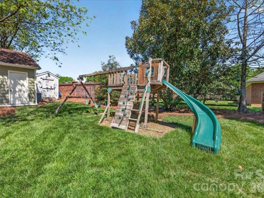 4612 Quail Canyon Drive, Charlotte, NC 28226.  MLS# CAR4367423, YatesRealty ID 12955. 