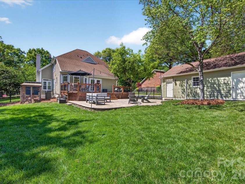 4612 Quail Canyon Drive, Charlotte, NC 28226.  MLS# CAR4367423, YatesRealty ID 12955. 