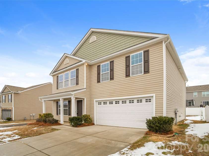 3012 Sweet Apple Drive, Dallas, NC 28034.  MLS# CAR4342730, YatesRealty ID 12956. 