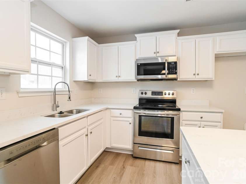 3012 Sweet Apple Drive, Dallas, NC 28034.  MLS# CAR4342730, YatesRealty ID 12956. 