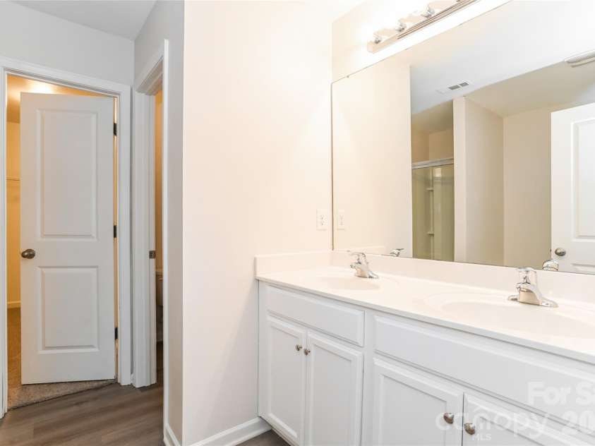 3012 Sweet Apple Drive, Dallas, NC 28034.  MLS# CAR4342730, YatesRealty ID 12956. 
