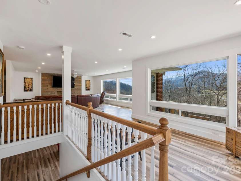 378 Monte Vista Drive, Waynesville, NC 28786.  MLS# CAR4203577, YatesRealty ID 12956. 