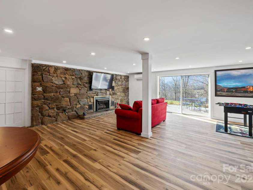 378 Monte Vista Drive, Waynesville, NC 28786.  MLS# CAR4203577, YatesRealty ID 12956. 