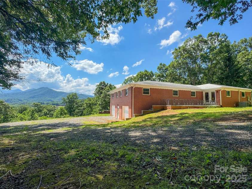 378 Monte Vista Drive, Waynesville, NC 28786.  MLS# CAR4203577, YatesRealty ID 12956. 