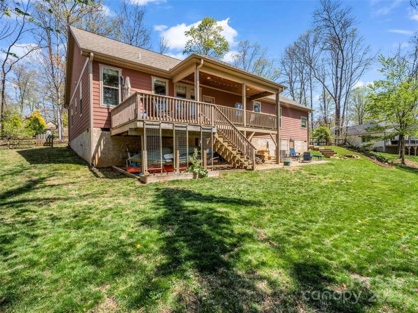 16 Lily Hill Road, Swannanoa, NC 28778.  MLS# CAR4243155, YatesRealty ID 12957. 