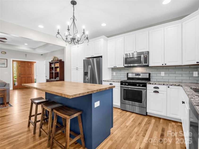 16 Lily Hill Road, Swannanoa, NC 28778.  MLS# CAR4243155, YatesRealty ID 12957. 