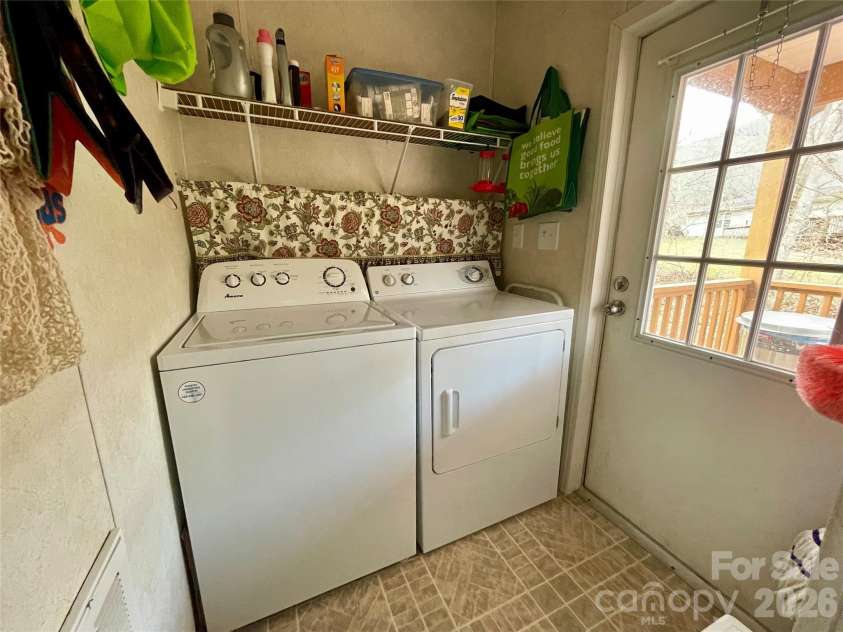 23 Mahan Lane, Waynesville, NC 28786.  MLS# CAR4335117, YatesRealty ID 12957. 