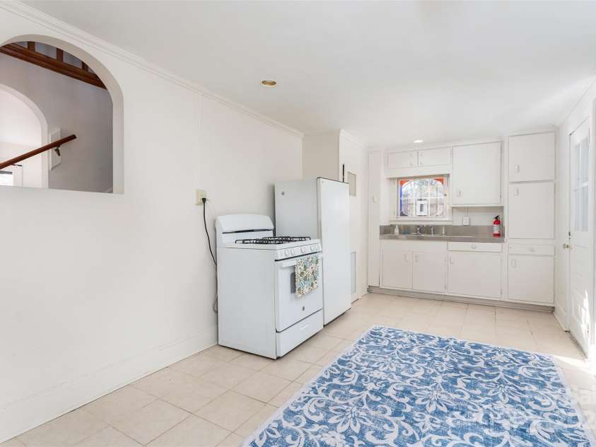 103 & 105 Pine Street, Black Mountain, NC 28711.  MLS# CAR4205366, YatesRealty ID 12958. 