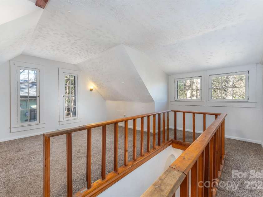 103 & 105 Pine Street, Black Mountain, NC 28711.  MLS# CAR4205366, YatesRealty ID 12958. 