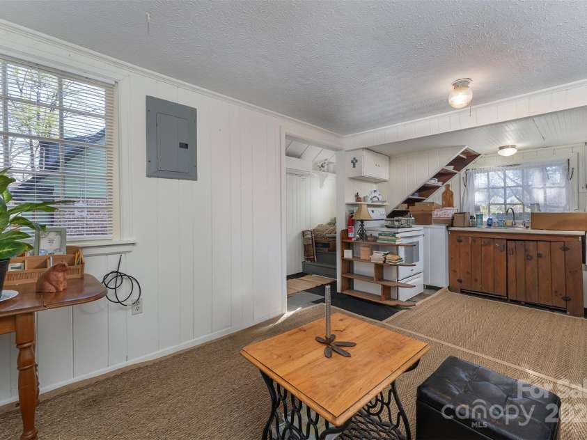 103 & 105 Pine Street, Black Mountain, NC 28711.  MLS# CAR4205366, YatesRealty ID 12958. 