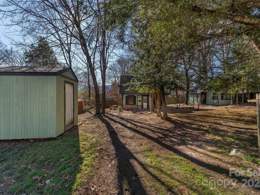 103 & 105 Pine Street, Black Mountain, NC 28711.  MLS# CAR4205366, YatesRealty ID 12958. 