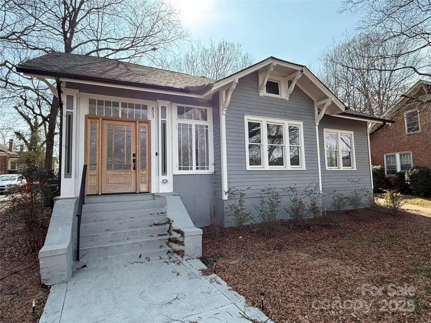 423 Bell Street, Statesville, NC 28677.  MLS# CAR4219847, YatesRealty ID 12959. The front door has been replaced.