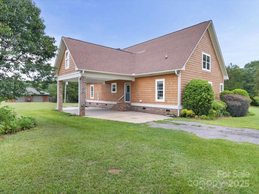 1393 Wateree Road, Ridgeway, SC 29130.  MLS# CAR4296458, YatesRealty ID 1296. 
