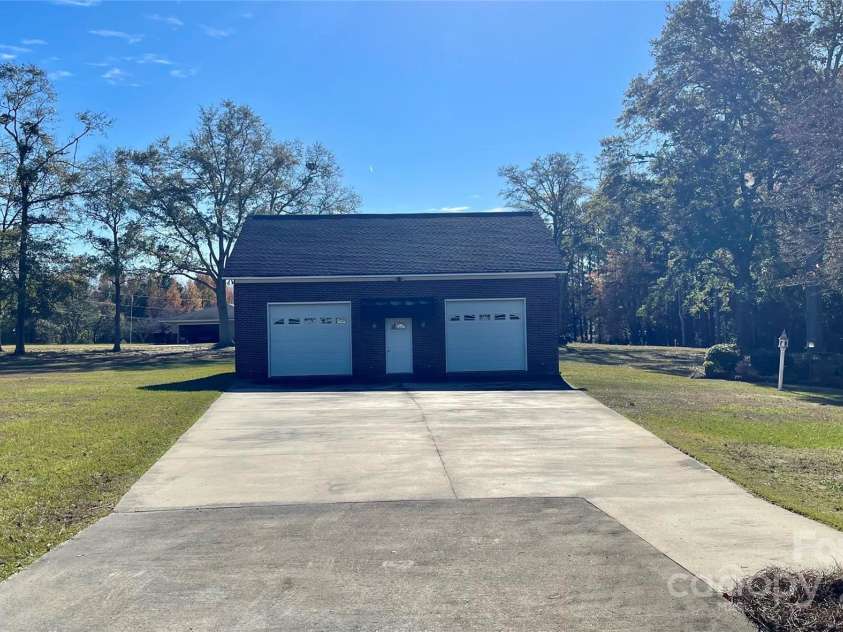 5486 Kershaw Camden Highway, Heath Springs, SC 29058.  MLS# CAR4199430, YatesRealty ID 1296. 