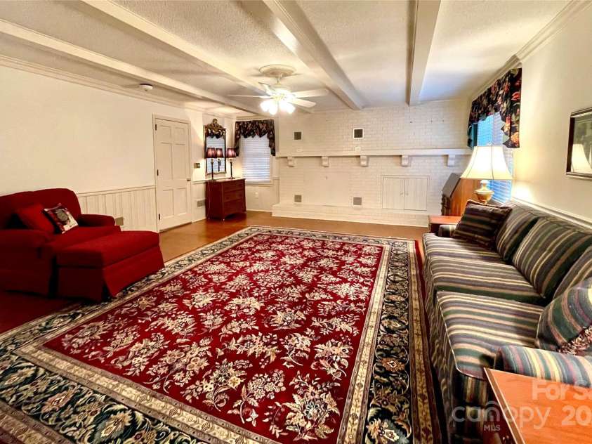 5486 Kershaw Camden Highway, Heath Springs, SC 29058.  MLS# CAR4199430, YatesRealty ID 1296. 