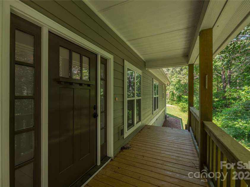 5496 White Oak Road, Waynesville, NC 28785.  MLS# CAR4292987, YatesRealty ID 1296. 