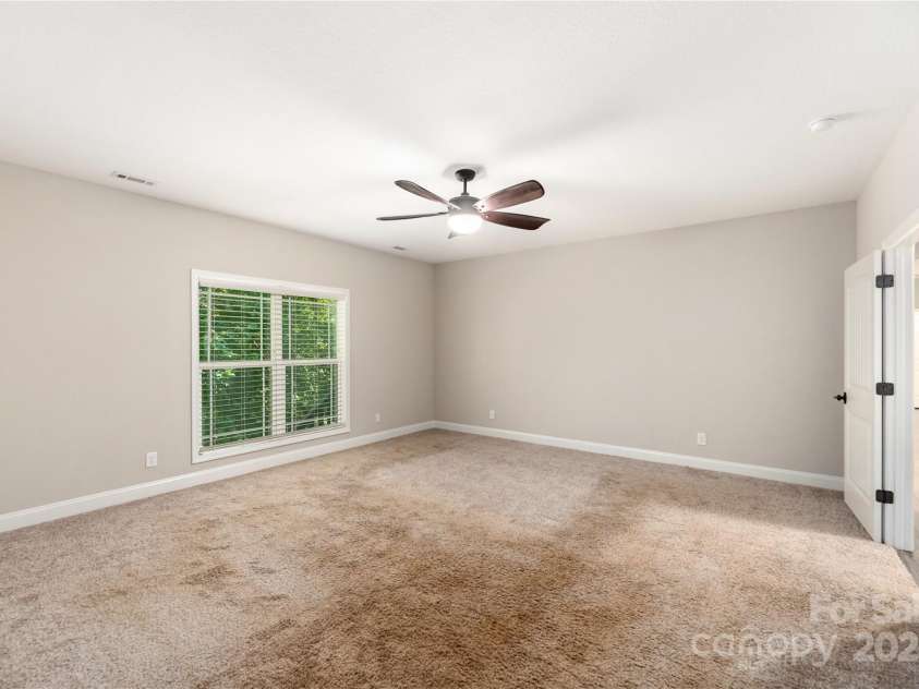5496 White Oak Road, Waynesville, NC 28785.  MLS# CAR4292987, YatesRealty ID 1296. 