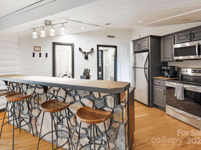 232 Copper Springs Drive, Boone, NC 28607.  MLS# CAR4206010, YatesRealty ID 12961. 