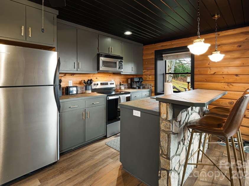 232 Copper Springs Drive, Boone, NC 28607.  MLS# CAR4206010, YatesRealty ID 12961. 