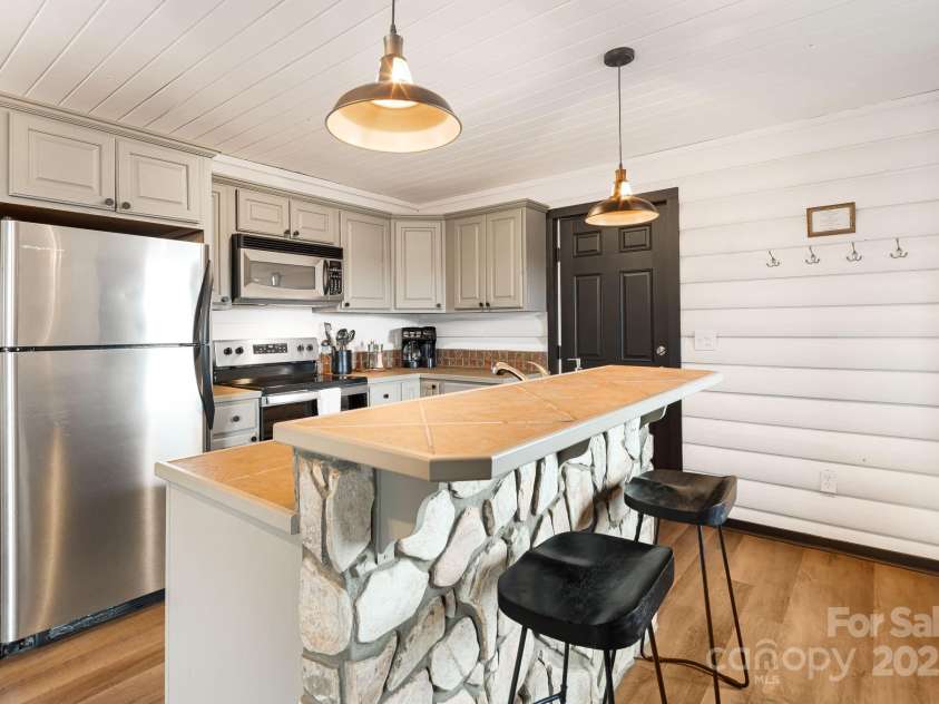 232 Copper Springs Drive, Boone, NC 28607.  MLS# CAR4206010, YatesRealty ID 12961. 