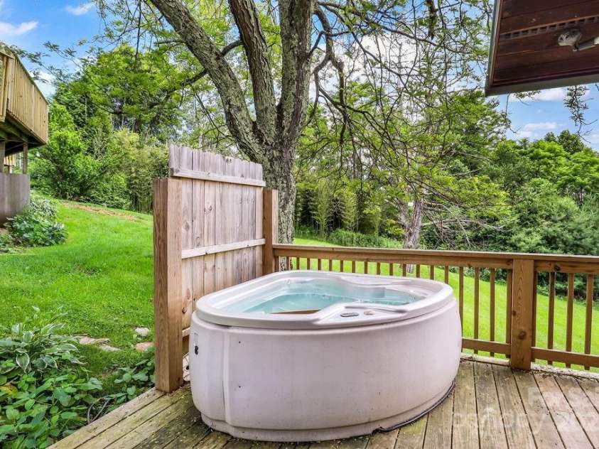 232 Copper Springs Drive, Boone, NC 28607.  MLS# CAR4206010, YatesRealty ID 12961. 