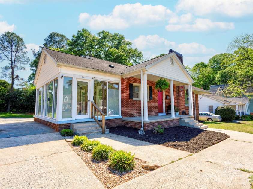 511 Sumter Street, Shelby, NC 28150.  MLS# CAR4371076, YatesRealty ID 12961. 