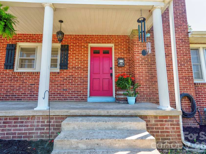 511 Sumter Street, Shelby, NC 28150.  MLS# CAR4371076, YatesRealty ID 12961. 