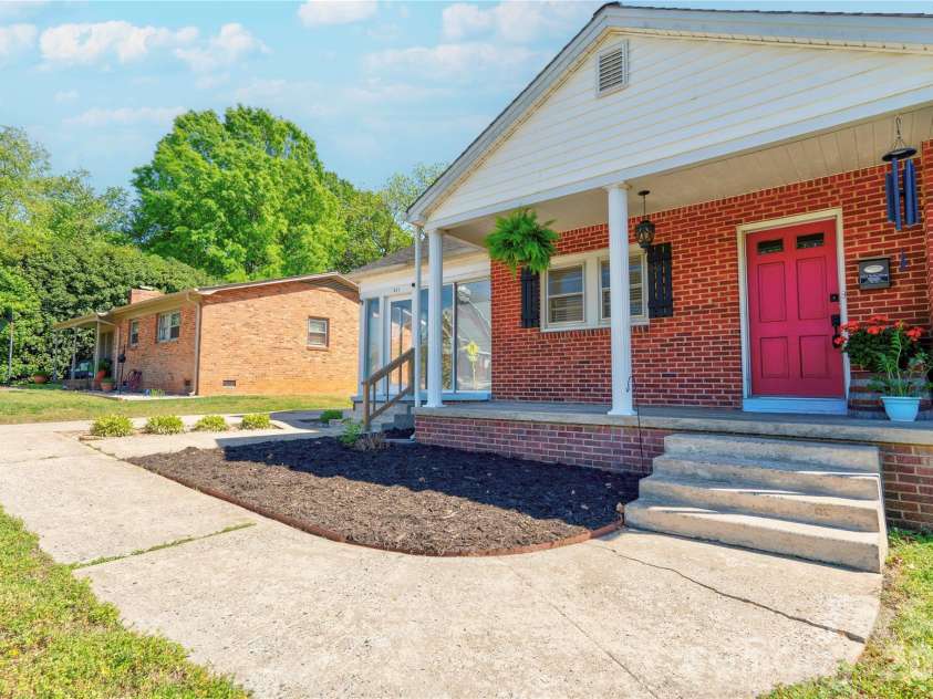 511 Sumter Street, Shelby, NC 28150.  MLS# CAR4371076, YatesRealty ID 12961. 