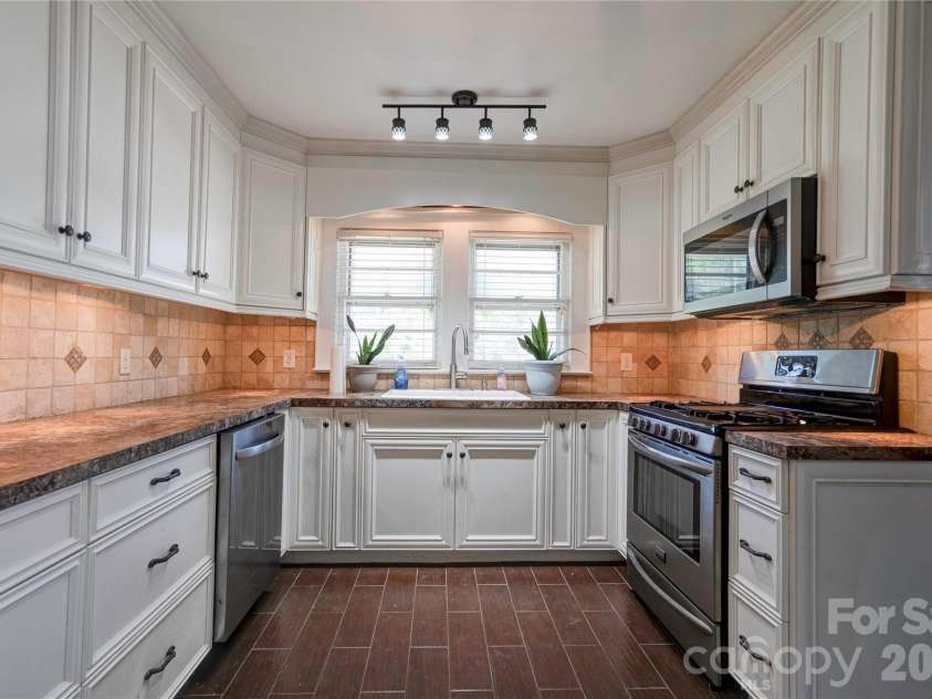 511 Sumter Street, Shelby, NC 28150.  MLS# CAR4371076, YatesRealty ID 12961. 