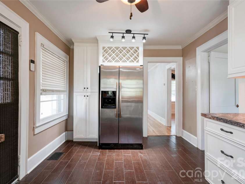 511 Sumter Street, Shelby, NC 28150.  MLS# CAR4371076, YatesRealty ID 12961. 