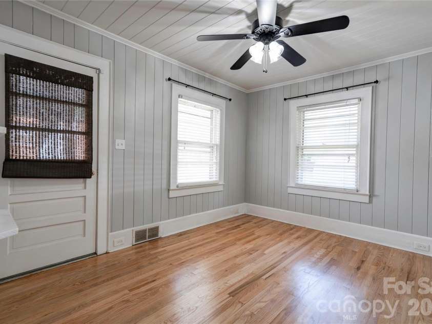511 Sumter Street, Shelby, NC 28150.  MLS# CAR4371076, YatesRealty ID 12961. 