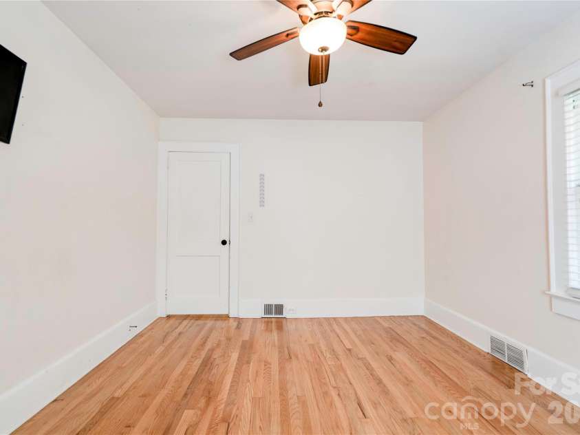 511 Sumter Street, Shelby, NC 28150.  MLS# CAR4371076, YatesRealty ID 12961. 