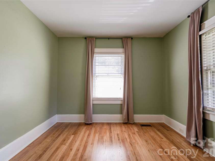 511 Sumter Street, Shelby, NC 28150.  MLS# CAR4371076, YatesRealty ID 12961. 