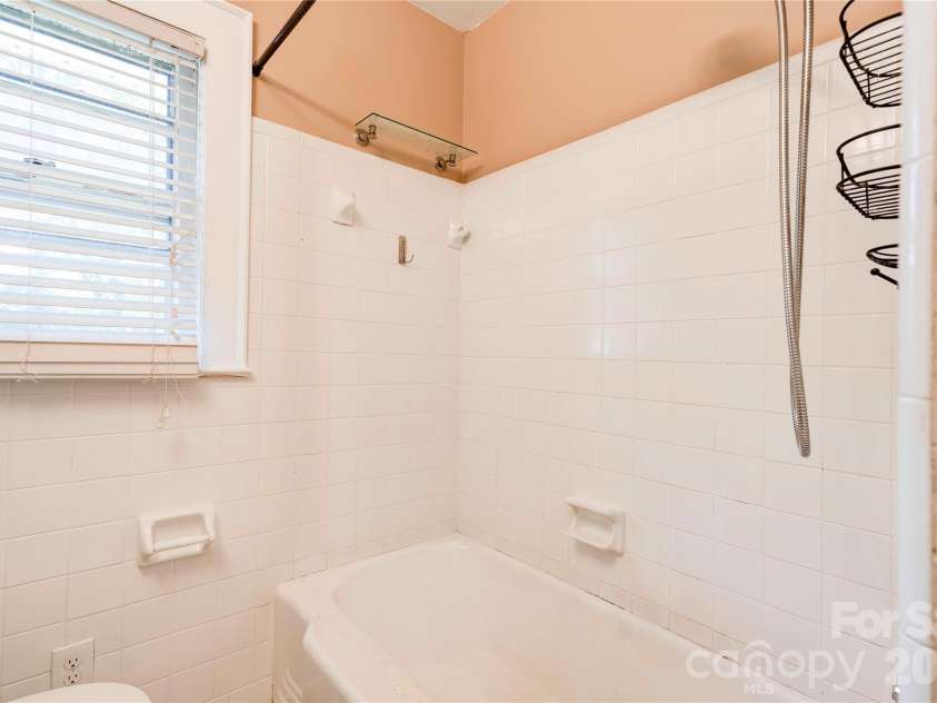 511 Sumter Street, Shelby, NC 28150.  MLS# CAR4371076, YatesRealty ID 12961. 