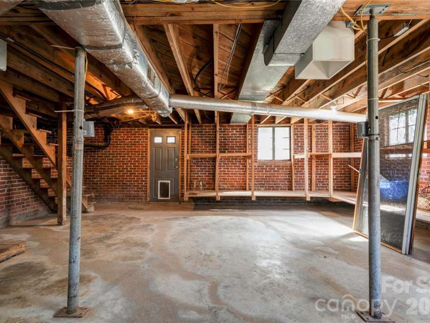 511 Sumter Street, Shelby, NC 28150.  MLS# CAR4371076, YatesRealty ID 12961. 