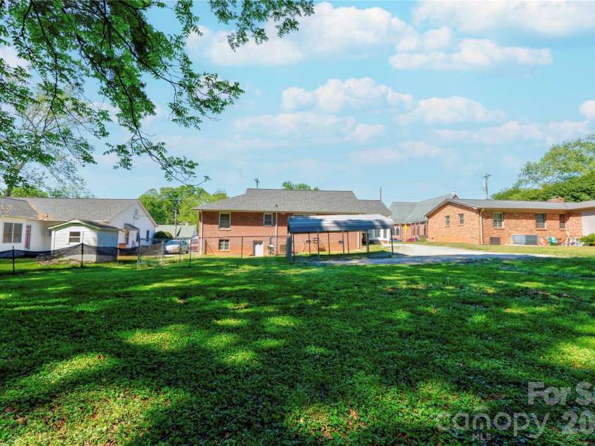 511 Sumter Street, Shelby, NC 28150.  MLS# CAR4371076, YatesRealty ID 12961. 